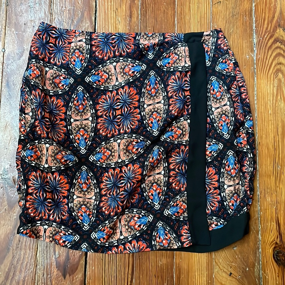 Multi color mini skirt